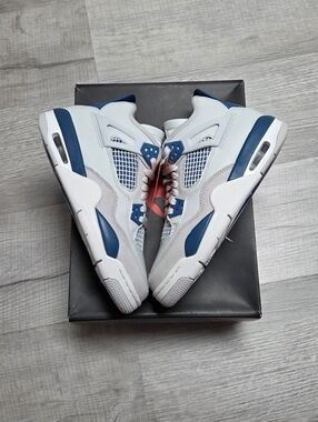 Jordan 4 Military Blue